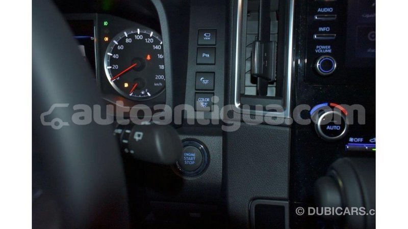 Big with watermark toyota granvia antigua import dubai 2991