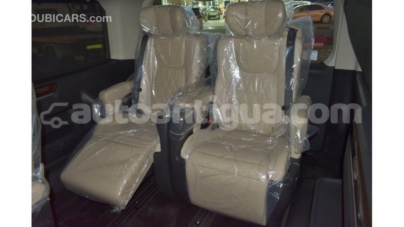 Big with watermark toyota granvia antigua import dubai 2991