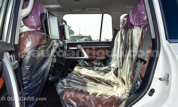 Buy Import Toyota Land Cruiser White Car in Import - Dubai in Antigua Buy Import Toyota Land Cruiser White Car in Import - Dubai in Antigua