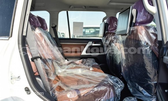 Buy Import Toyota Land Cruiser White Car in Import - Dubai in Antigua Buy Import Toyota Land Cruiser White Car in Import - Dubai in Antigua