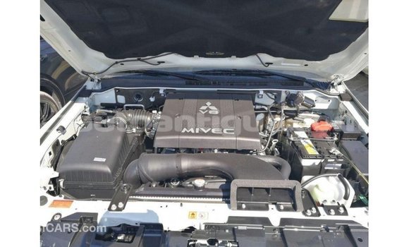 Buy Import Mitsubishi Pajero White Car in Import - Dubai in Antigua Buy Import Mitsubishi Pajero White Car in Import - Dubai in Antigua