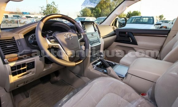 Buy Import Toyota Land Cruiser White Car in Import - Dubai in Antigua Buy Import Toyota Land Cruiser White Car in Import - Dubai in Antigua