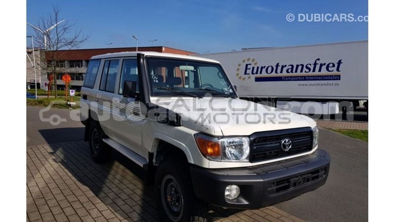 Big with watermark toyota land cruiser antigua import dubai 3010
