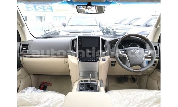 Buy Import Toyota Land Cruiser White Car in Import - Dubai in Antigua Buy Import Toyota Land Cruiser White Car in Import - Dubai in Antigua