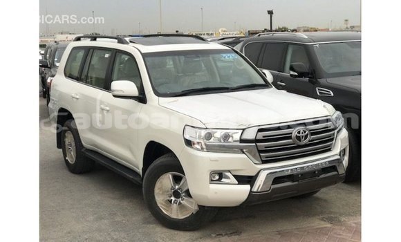 Buy Import Toyota Land Cruiser White Car in Import - Dubai in Antigua Buy Import Toyota Land Cruiser White Car in Import - Dubai in Antigua