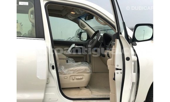 Buy Import Toyota Land Cruiser White Car in Import - Dubai in Antigua Buy Import Toyota Land Cruiser White Car in Import - Dubai in Antigua