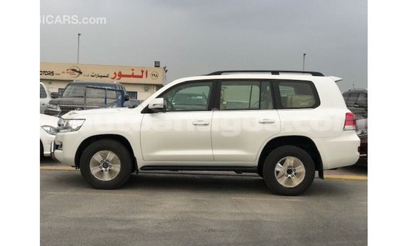 Buy Import Toyota Land Cruiser White Car in Import - Dubai in Antigua Buy Import Toyota Land Cruiser White Car in Import - Dubai in Antigua