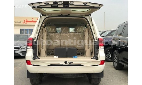 Buy Import Toyota Land Cruiser White Car in Import - Dubai in Antigua Buy Import Toyota Land Cruiser White Car in Import - Dubai in Antigua