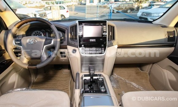 Buy Import Toyota Land Cruiser White Car in Import - Dubai in Antigua Buy Import Toyota Land Cruiser White Car in Import - Dubai in Antigua