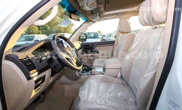 Buy Import Toyota Land Cruiser White Car in Import - Dubai in Antigua