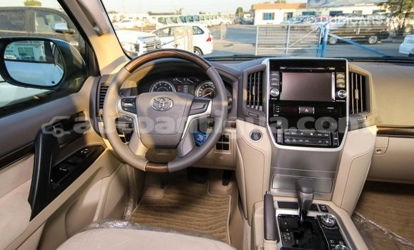 Buy Import Toyota Land Cruiser White Car in Import - Dubai in Antigua Buy Import Toyota Land Cruiser White Car in Import - Dubai in Antigua
