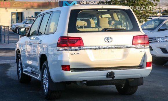 Buy Import Toyota Land Cruiser White Car in Import - Dubai in Antigua Buy Import Toyota Land Cruiser White Car in Import - Dubai in Antigua