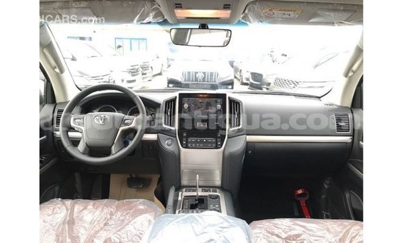 Buy Import Toyota Land Cruiser White Car in Import - Dubai in Antigua Buy Import Toyota Land Cruiser White Car in Import - Dubai in Antigua