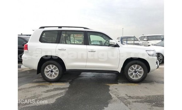 Buy Import Toyota Land Cruiser White Car in Import - Dubai in Antigua Buy Import Toyota Land Cruiser White Car in Import - Dubai in Antigua