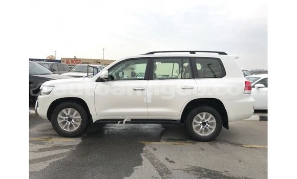 Buy Import Toyota Land Cruiser White Car in Import - Dubai in Antigua Buy Import Toyota Land Cruiser White Car in Import - Dubai in Antigua