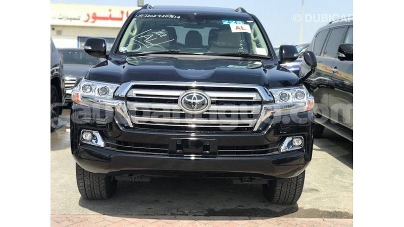 Big with watermark toyota land cruiser antigua import dubai 3056