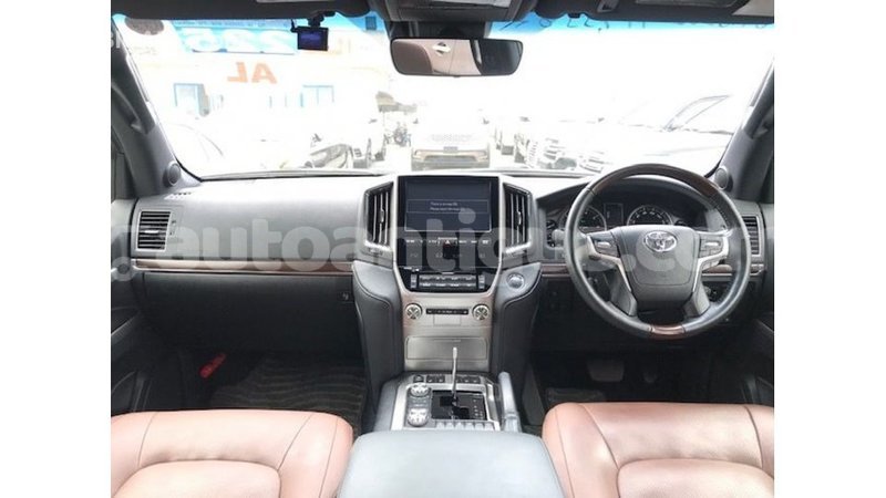 Big with watermark toyota land cruiser antigua import dubai 3061