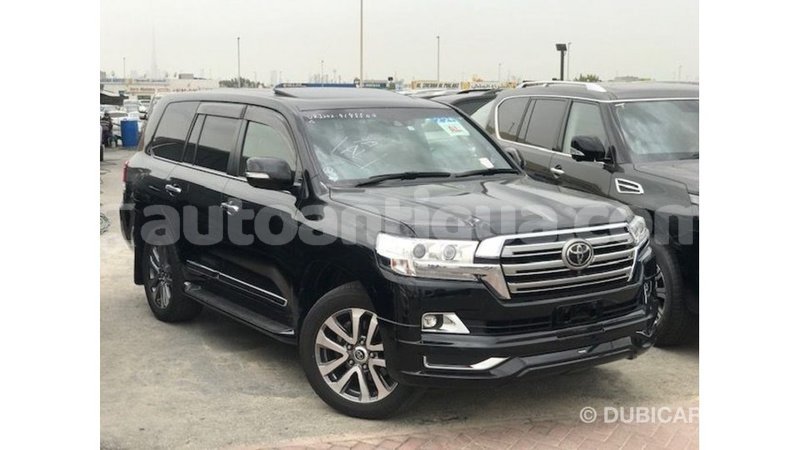 Big with watermark toyota land cruiser antigua import dubai 3061