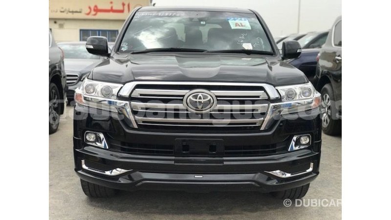 Big with watermark toyota land cruiser antigua import dubai 3061