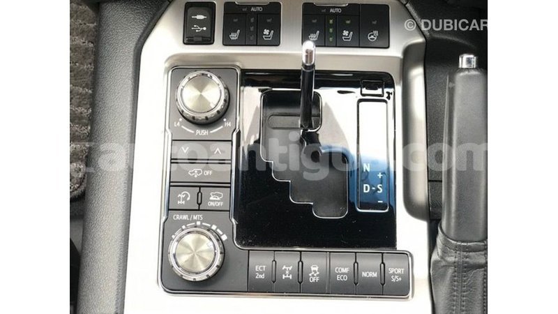 Big with watermark toyota land cruiser antigua import dubai 3061