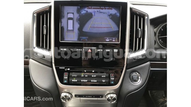Big with watermark toyota land cruiser antigua import dubai 3061