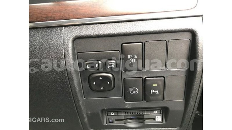 Big with watermark toyota land cruiser antigua import dubai 3061