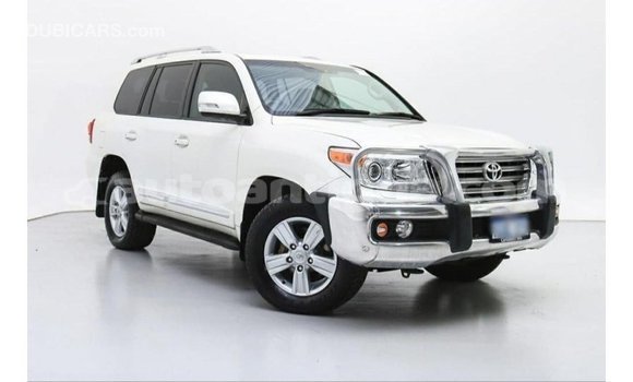 Buy Import Toyota Land Cruiser White Car in Import - Dubai in Antigua Buy Import Toyota Land Cruiser White Car in Import - Dubai in Antigua