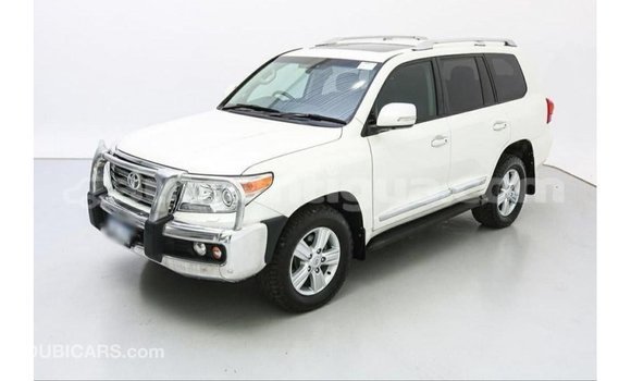 Buy Import Toyota Land Cruiser White Car in Import - Dubai in Antigua Buy Import Toyota Land Cruiser White Car in Import - Dubai in Antigua