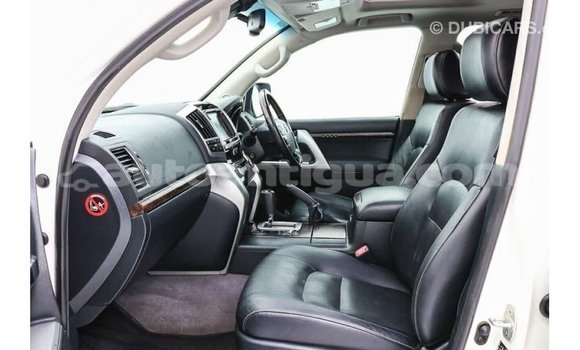 Buy Import Toyota Land Cruiser White Car in Import - Dubai in Antigua Buy Import Toyota Land Cruiser White Car in Import - Dubai in Antigua