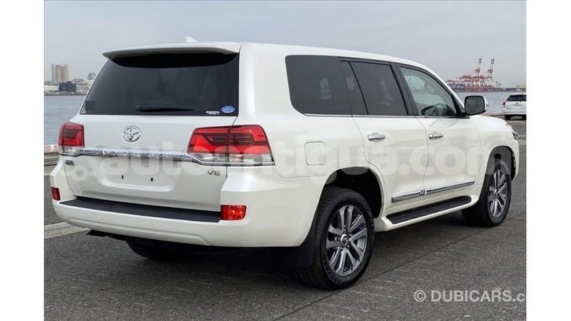 Big with watermark toyota land cruiser antigua import dubai 3081