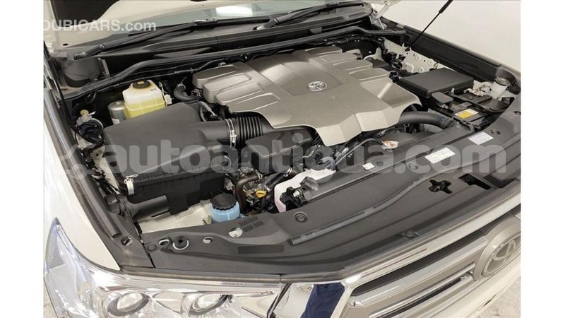Big with watermark toyota land cruiser antigua import dubai 3081