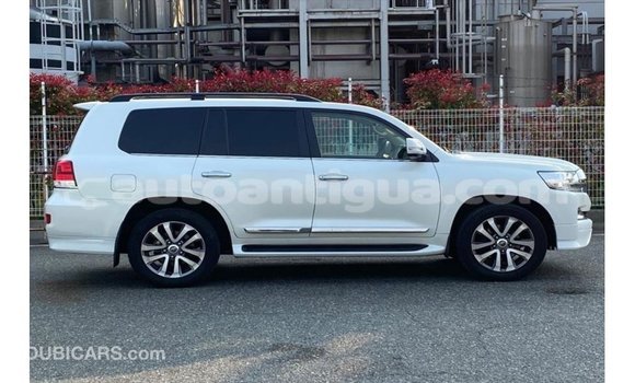 Buy Import Toyota Land Cruiser White Car in Import - Dubai in Antigua Buy Import Toyota Land Cruiser White Car in Import - Dubai in Antigua