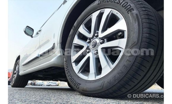 Buy Import Toyota Land Cruiser White Car in Import - Dubai in Antigua Buy Import Toyota Land Cruiser White Car in Import - Dubai in Antigua