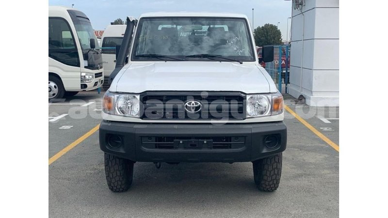 Big with watermark toyota land cruiser antigua import dubai 3106