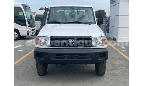 Buy Import Toyota Land Cruiser White Car in Import - Dubai in Antigua Buy Import Toyota Land Cruiser White Car in Import - Dubai in Antigua