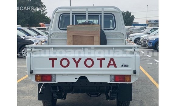 Buy Import Toyota Land Cruiser White Car in Import - Dubai in Antigua Buy Import Toyota Land Cruiser White Car in Import - Dubai in Antigua