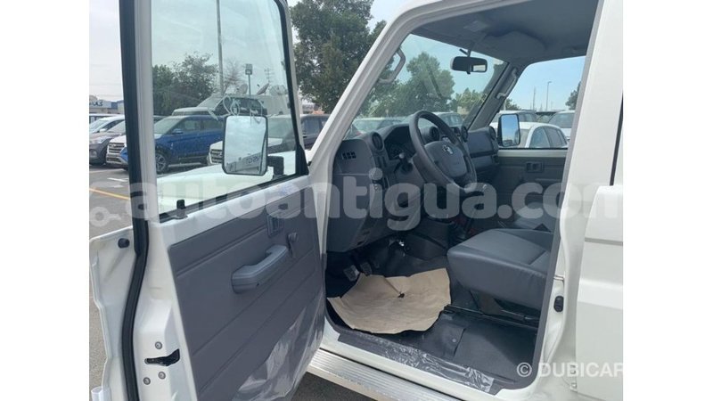 Big with watermark toyota land cruiser antigua import dubai 3106