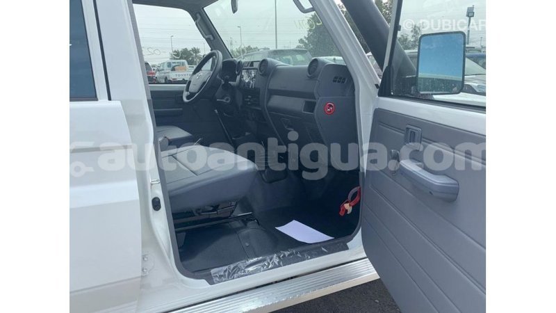 Big with watermark toyota land cruiser antigua import dubai 3106