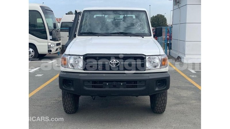 Big with watermark toyota land cruiser antigua import dubai 3106