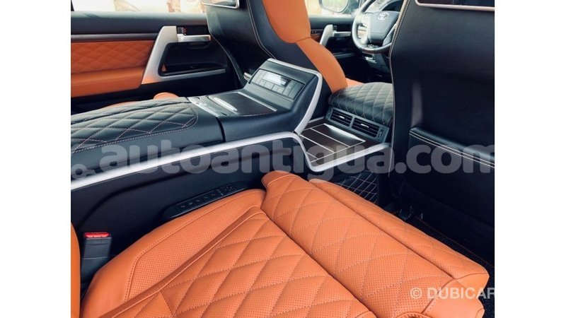 Big with watermark toyota land cruiser antigua import dubai 3109