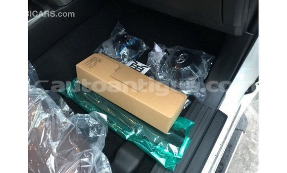 Buy Import Toyota HiAce White Truck in Import - Dubai in Antigua Buy Import Toyota HiAce White Truck in Import - Dubai in Antigua