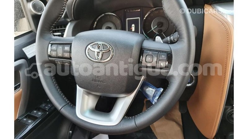 Big with watermark toyota fortuner antigua import dubai 3117