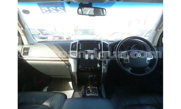 Buy Import Toyota Land Cruiser White Car in Import - Dubai in Antigua Buy Import Toyota Land Cruiser White Car in Import - Dubai in Antigua