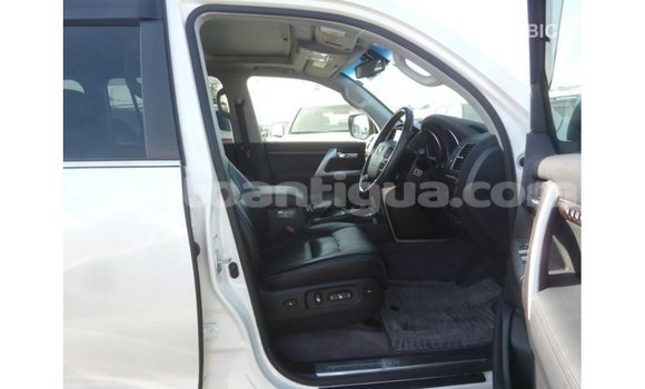 Buy Import Toyota Land Cruiser White Car in Import - Dubai in Antigua Buy Import Toyota Land Cruiser White Car in Import - Dubai in Antigua