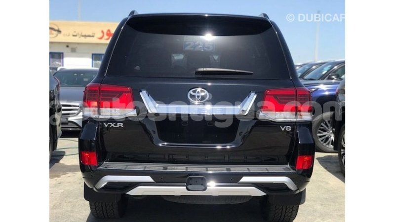 Big with watermark toyota land cruiser antigua import dubai 3138