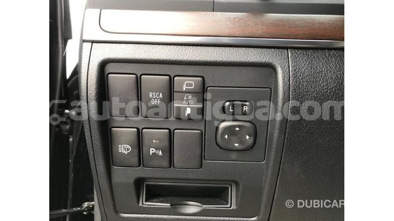 Big with watermark toyota land cruiser antigua import dubai 3138