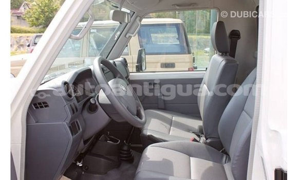 Buy Import Toyota Land Cruiser White Car in Import - Dubai in Antigua Buy Import Toyota Land Cruiser White Car in Import - Dubai in Antigua