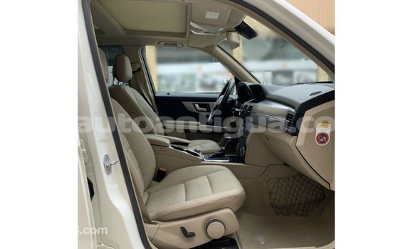 Buy Import Mercedes-Benz 190 (W201) White Car in Import - Dubai in Antigua Buy Import Mercedes-Benz 190 (W201) White Car in Import - Dubai in Antigua
