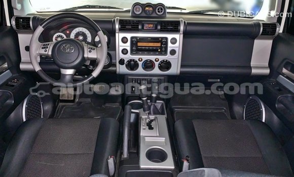 Buy Import Toyota FJ Cruiser White Car in Import - Dubai in Antigua Buy Import Toyota FJ Cruiser White Car in Import - Dubai in Antigua