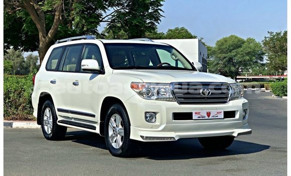Buy Import Toyota Land Cruiser White Car in Import - Dubai in Antigua Buy Import Toyota Land Cruiser White Car in Import - Dubai in Antigua